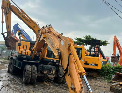 Cho thuê xe cơ giới, xe cuốc, máy múc TPHCM