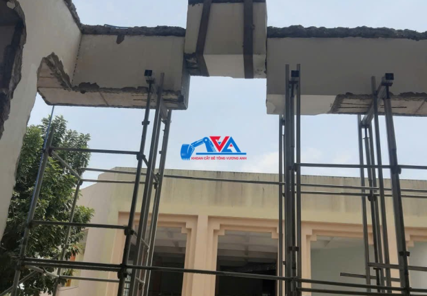 Cắt Vách Bê Tông Bằng Máy Cắt Dây Kim Cương Không Rung Không Nứt