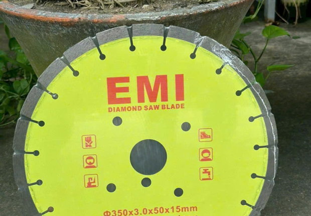 Cửa hàng bán lưỡi cắt bê tông giao hàng tại địa chỉ #TOP1