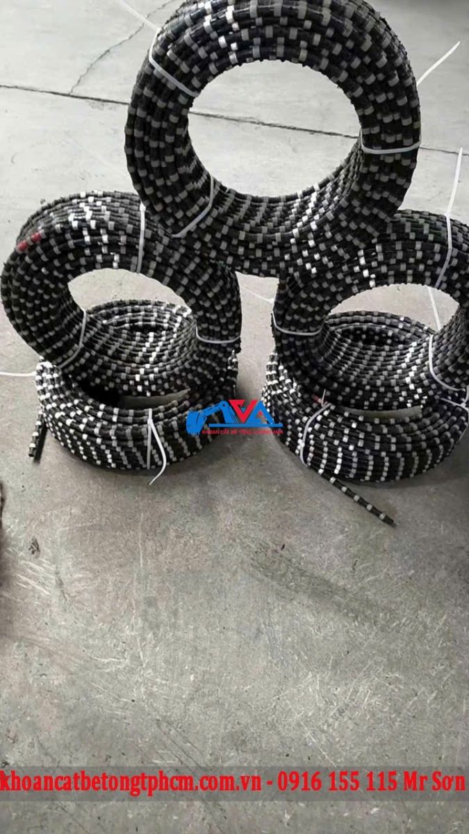 Máy Cắt Bê Tông Bằng Dây Kim Cương Cho Nhà Xưởng, Cầu Đường