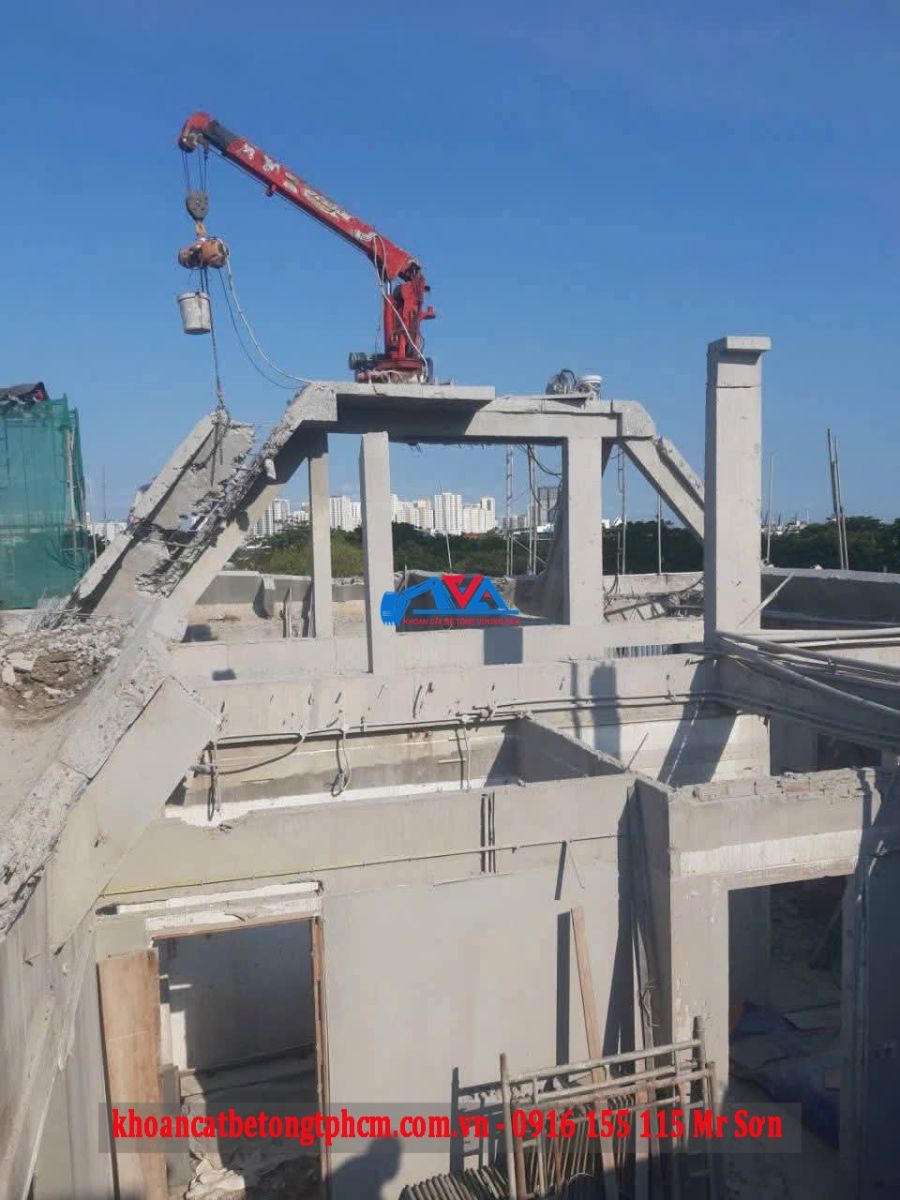 Cắt Vách Bê Tông Bằng Máy Cắt Dây Kim Cương Cho Công Trình Lớn