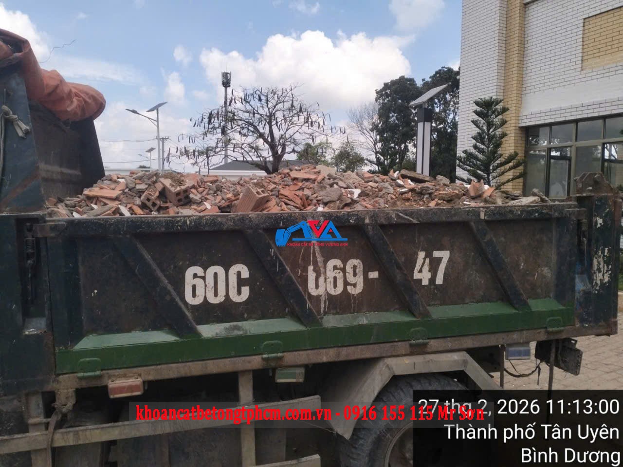 Vận chuyển chở đổ xà bần Quận 9 - Điều Xe Nhanh Theo Nhu Cầu