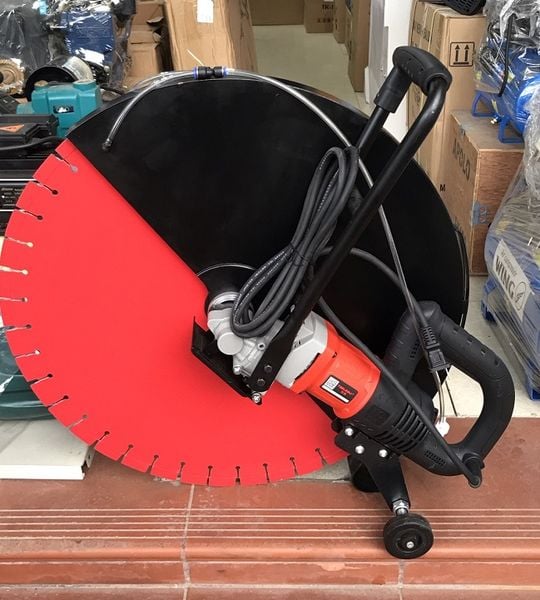Cửa hàng bán máy bê tông cầm tay Bình Dương - Giải Pháp Thiết Bị
