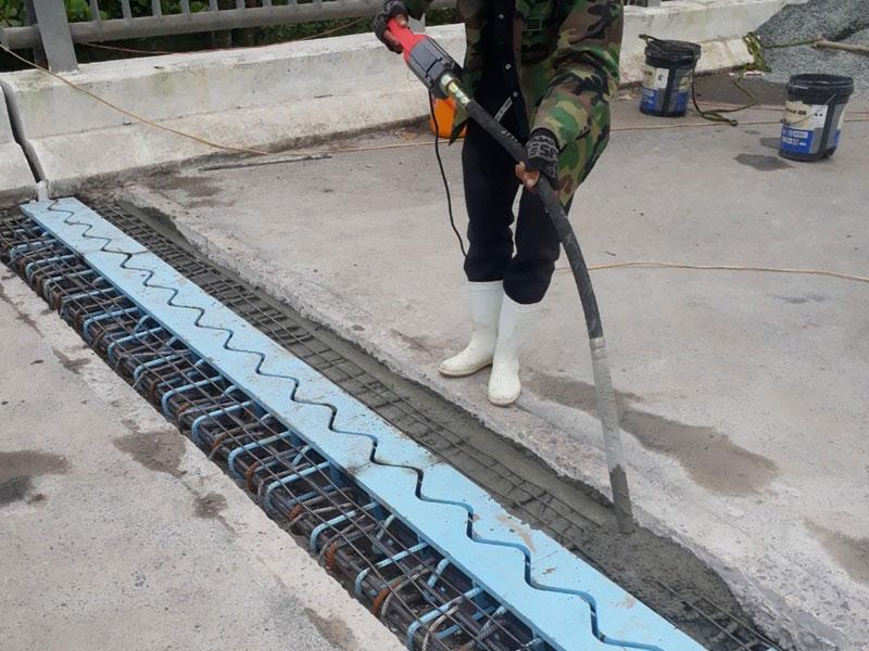 Thi công cắt khe co giãn Sàn, Nền, Đường bê tông Bình Dương