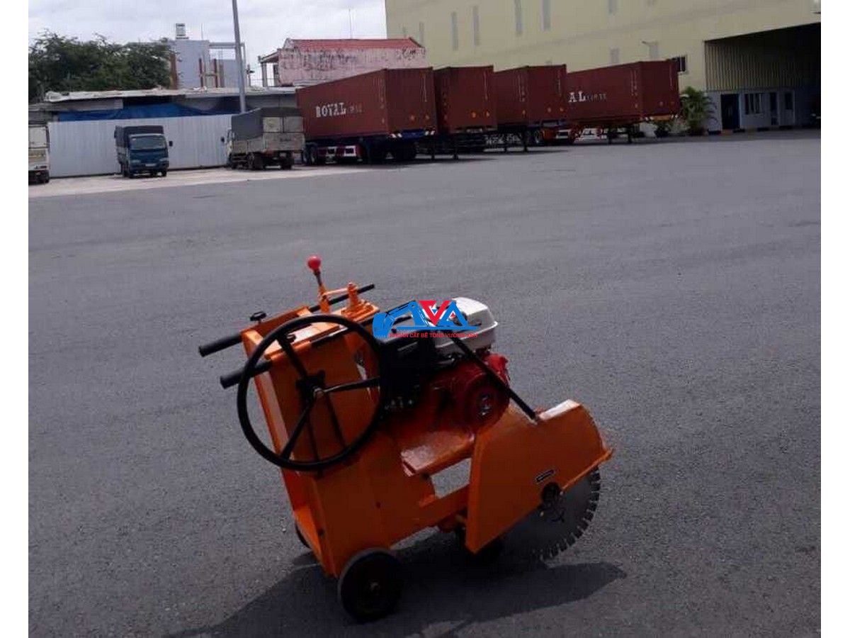 Cho Thuê Máy Cắt Bê Tông Cầm Tay TPHCM - Giá Rẻ, Giao Ngay